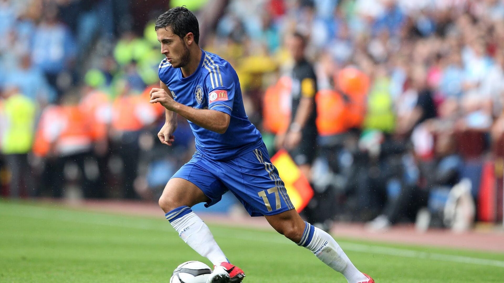 绿茵双面镜，韩国绝杀曼联的团队风暴与梅西高光的个人神迹